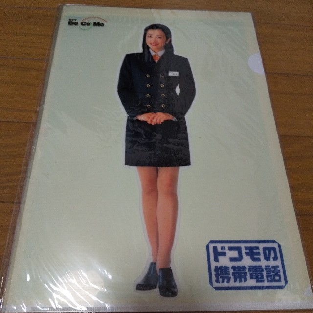 NTTdocomo(エヌティティドコモ)のA4　鈴木京香　ドコモクリアファイル　セット エンタメ/ホビーのタレントグッズ(アイドルグッズ)の商品写真