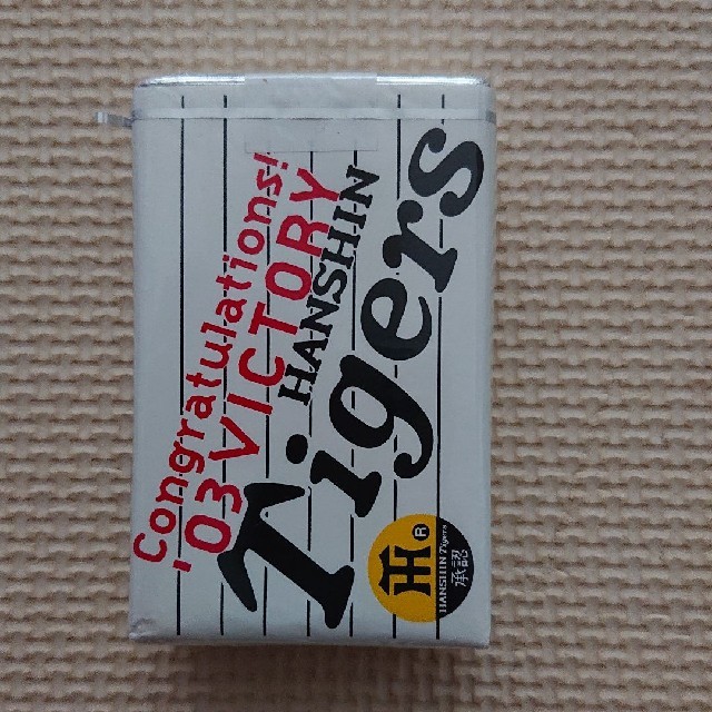 阪神タイガース優勝記念煙草 スポーツ/アウトドアの野球(記念品/関連グッズ)の商品写真