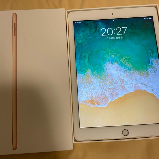 iPad 第6世代　32GB au