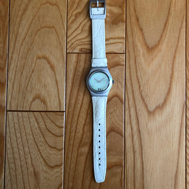 swatch(スウォッチ)の時計　スウォッチ　 レディースのファッション小物(腕時計)の商品写真