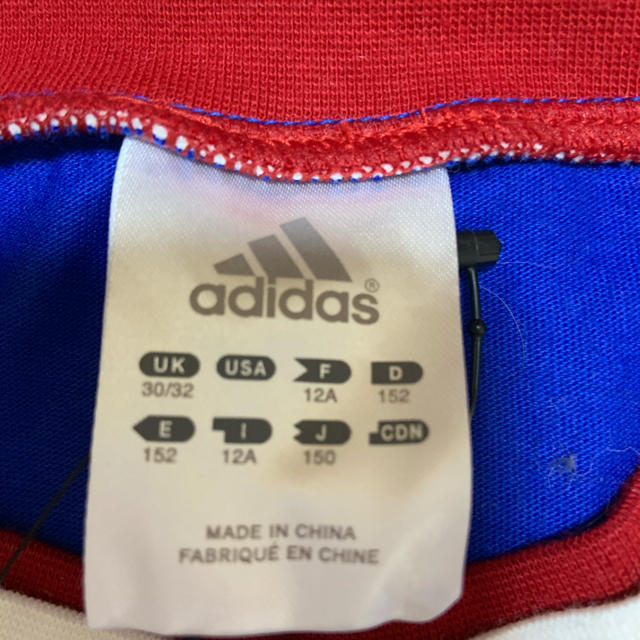 adidas(アディダス)の【値下げ】未使用 adidas Tシャツ150センチ キッズ/ベビー/マタニティのキッズ服男の子用(90cm~)(Tシャツ/カットソー)の商品写真