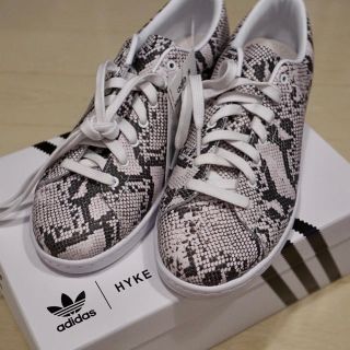 ハイク(HYKE)のadidas HYKE スニーカー 27.5cm 新品(スニーカー)