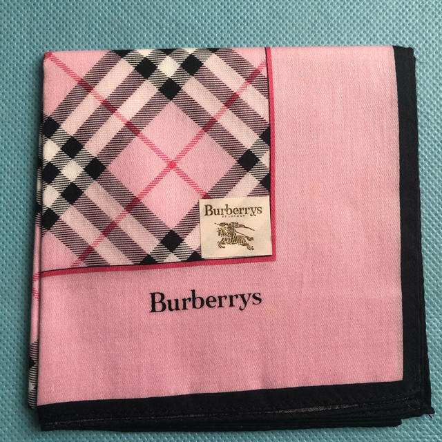 BURBERRY(バーバリー)のバーバリー　Burberrys ハンカチ　婦人用 レディースのファッション小物(ハンカチ)の商品写真