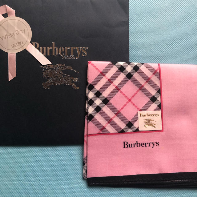BURBERRY(バーバリー)のバーバリー　Burberrys ハンカチ　婦人用 レディースのファッション小物(ハンカチ)の商品写真