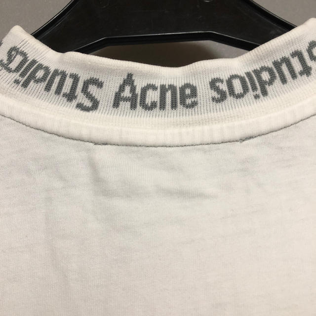 ACNE(アクネ)のアクネ　正規品　acne studios Tシャツ xs  ロゴT レディース レディースのトップス(Tシャツ(半袖/袖なし))の商品写真