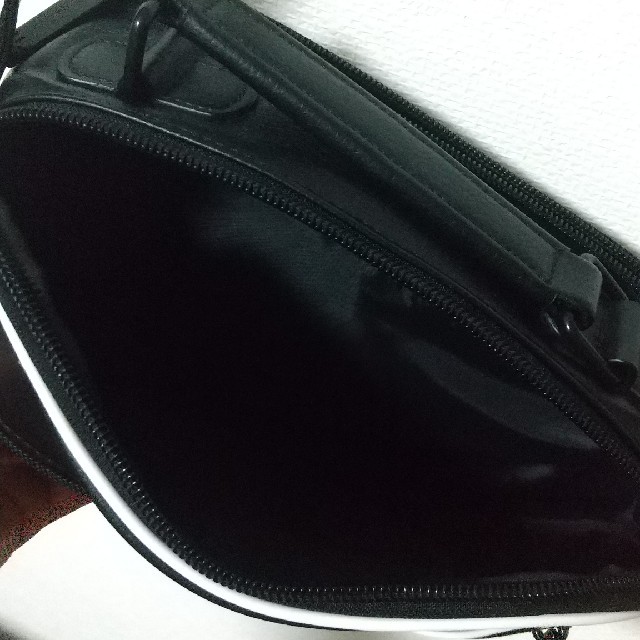adidas(アディダス)のadidas ショルダーバッグ  メンズのバッグ(ショルダーバッグ)の商品写真