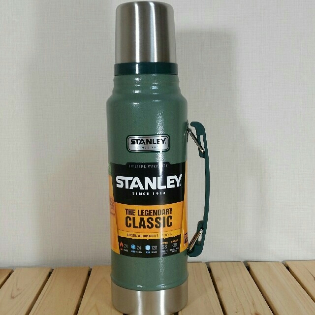 Stanley(スタンレー)の■新品■旧ロゴ■STANLEYスタンレー　クラシックボトル　1L　グリーン　水筒 スポーツ/アウトドアのアウトドア(食器)の商品写真