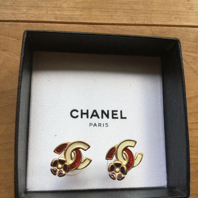 CHANEL ピアス　未使用に近い