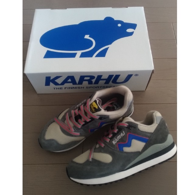 KARHU(カルフ)の☆にこ様専用　新品未使用品！KARHU　カルフスニーカー　限定色！ レディースの靴/シューズ(スニーカー)の商品写真