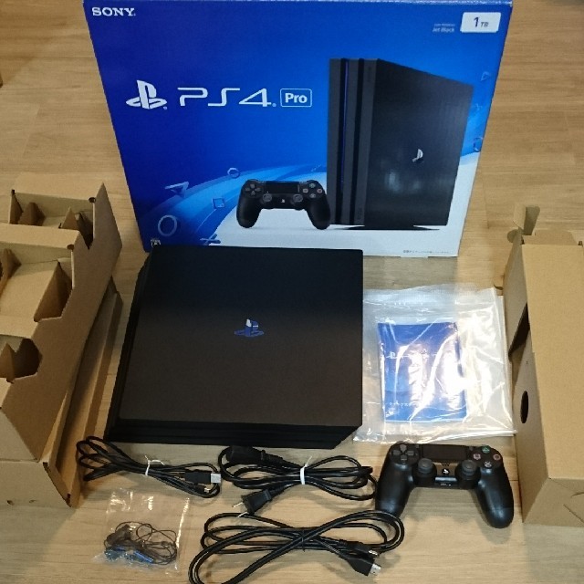 SONY PlayStation4 Pro 本体  CUH-7000BB01ゲームソフトゲーム機本体