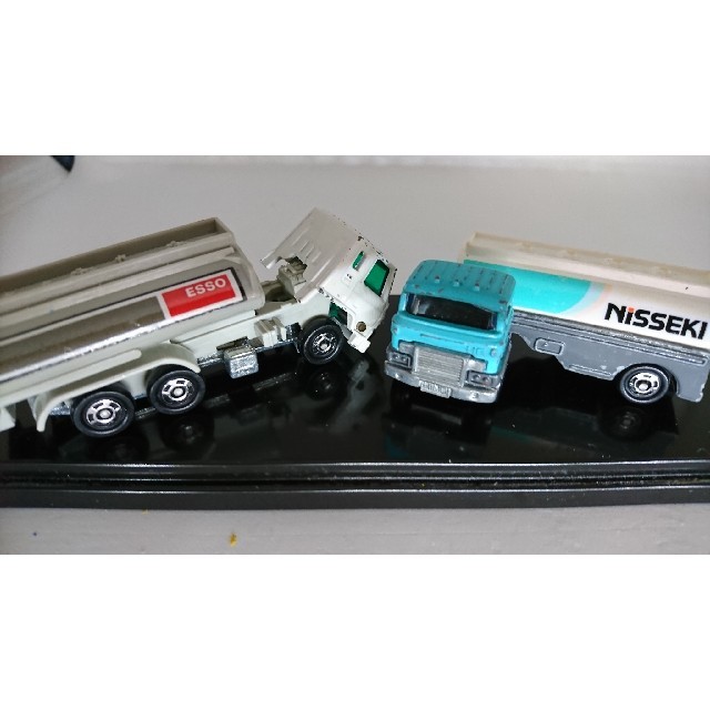 Takara Tomy レア 日本製 トミカ ミニカー 石油タンクローリー2台セット はたらく車の通販 By 二組ランドセル タカラトミーならラクマ Takara Tomy レア 日本製 トミカ ミニカー 石油タンクローリー2台セット はたらく車の通販 By 二組ランドセル タカラトミーならラクマ