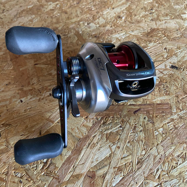 SHIMANO スコーピオンDC7 右ハンドル - リール