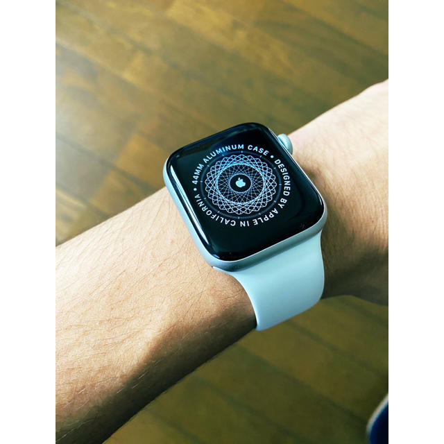 Apple Watch - Apple Watch series5 44mm シルバーアルミニウム GPSの通販 by みすん's shop｜アップル ウォッチならラクマ