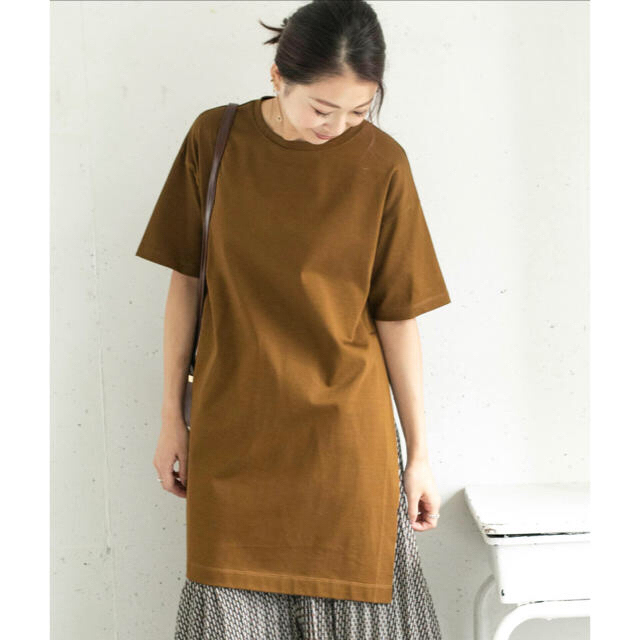 URBAN RESEARCH ROSSO(アーバンリサーチロッソ)のサイドスリットチュニックシャツ レディースのトップス(Tシャツ(半袖/袖なし))の商品写真