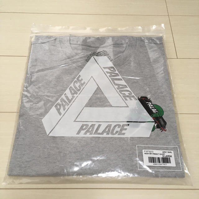 Supreme(シュプリーム)のPalace HESH MIT FRESH GREY パレス Tシャツ メンズのトップス(Tシャツ/カットソー(半袖/袖なし))の商品写真