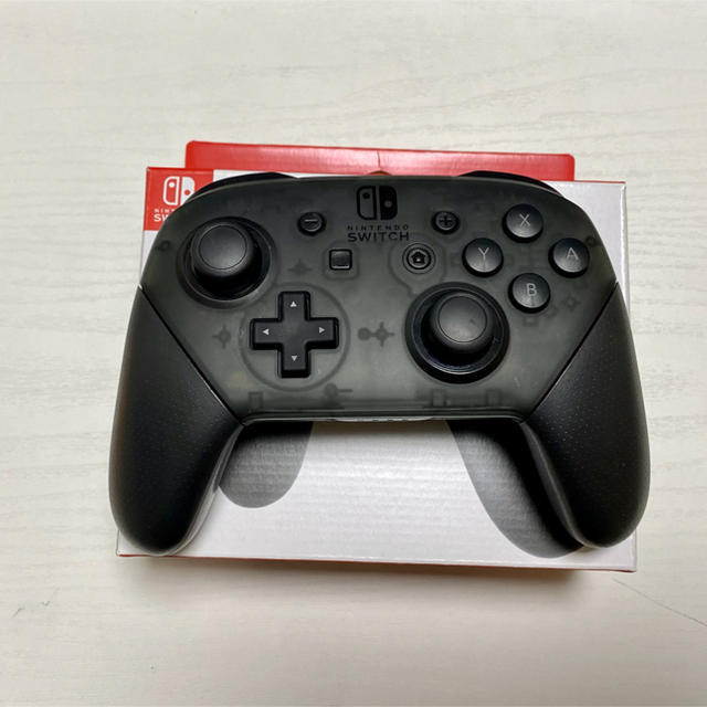 任天堂(ニンテンドウ)の任天堂　Switch スイッチ　プロコントローラー　 Pro コントローラー純正 エンタメ/ホビーのゲームソフト/ゲーム機本体(その他)の商品写真