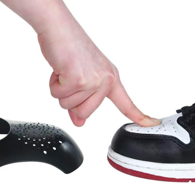 スニーカー　プロテクター　NIKE エアフォース エアジョーダン アディダス メンズの靴/シューズ(スニーカー)の商品写真