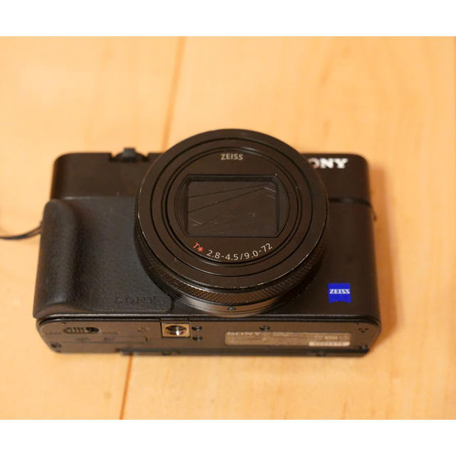 SONY(ソニー)のSONY RX100 M6 グリップ付き スマホ/家電/カメラのカメラ(コンパクトデジタルカメラ)の商品写真