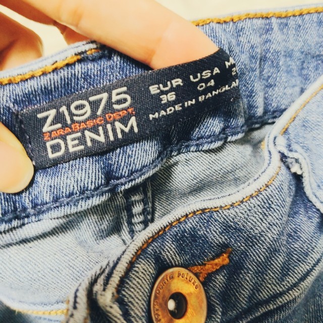 ZARA(ザラ)の【今日まで】ZARAダメージスキニーデニムパンツ レディースのパンツ(ショートパンツ)の商品写真