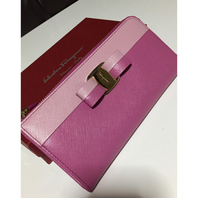 Salvatore Ferragamo(サルヴァトーレフェラガモ)のフェラガモ ＊長財布 レディースのファッション小物(財布)の商品写真