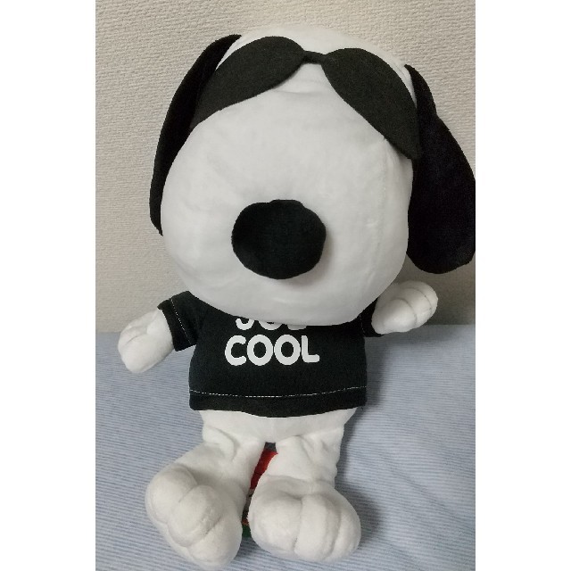 SNOOPY(スヌーピー)のSNOOPY スヌーピー サングラス ぬいぐるみ 黒アミューズメント 新品 エンタメ/ホビーのおもちゃ/ぬいぐるみ(ぬいぐるみ)の商品写真