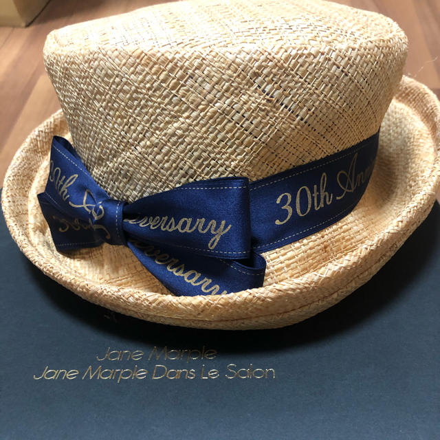 JaneMarple(ジェーンマープル)の【未着用】30thリボン（ネイビー）ストローハット レディースの帽子(麦わら帽子/ストローハット)の商品写真