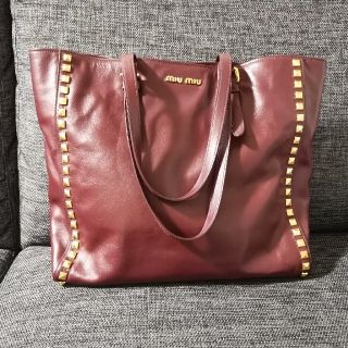 ミュウミュウ(miumiu)のMIUMIU　トートバッグ　ミュウミュウ　ショルダーバッグ(トートバッグ)