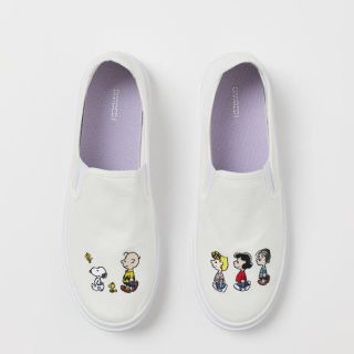 エイチアンドエム(H&M)のPEANUTS スヌーピー  スリッポン(スリッポン/モカシン)