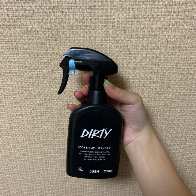 LUSH(ラッシュ)のLUSH DIRTY ボディースプレー コスメ/美容の香水(香水(女性用))の商品写真