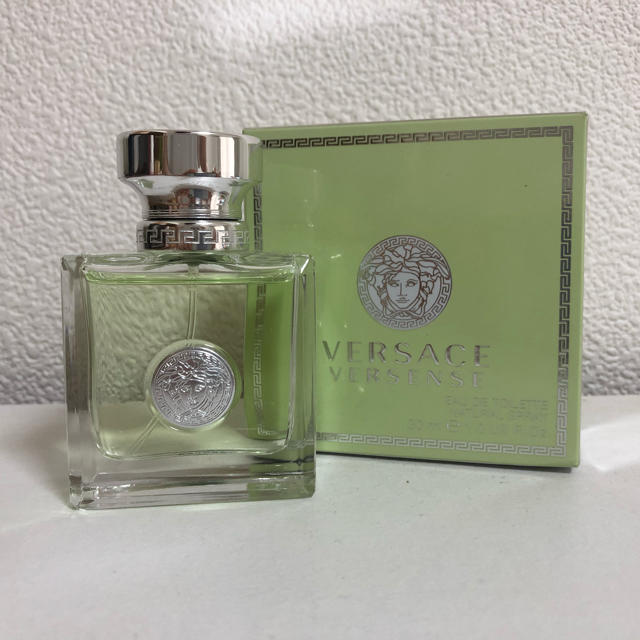VERSACE(ヴェルサーチ)のVERSACE ヴェルセンス オーデトワレ コスメ/美容の香水(ユニセックス)の商品写真