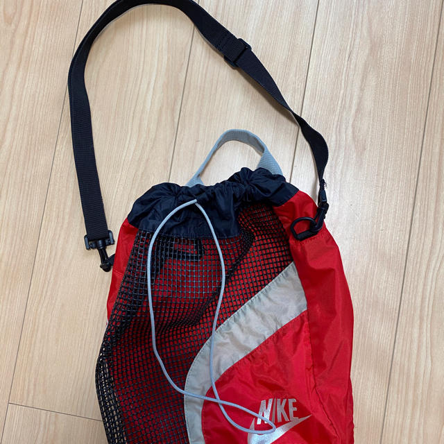 NIKE(ナイキ)のナイキ水着入れ・男児・巾着型 キッズ/ベビー/マタニティのこども用バッグ(体操着入れ)の商品写真