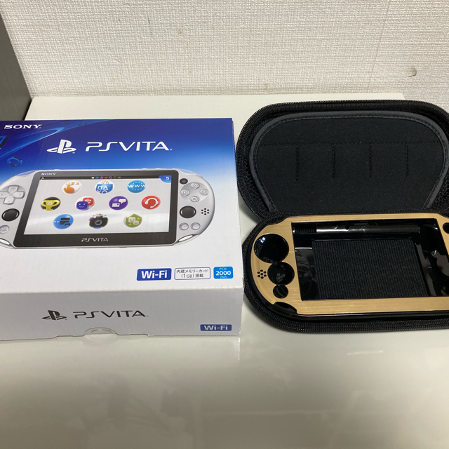 PlayStationVita (PCH-1000 ZA03) ※専用ケース付き