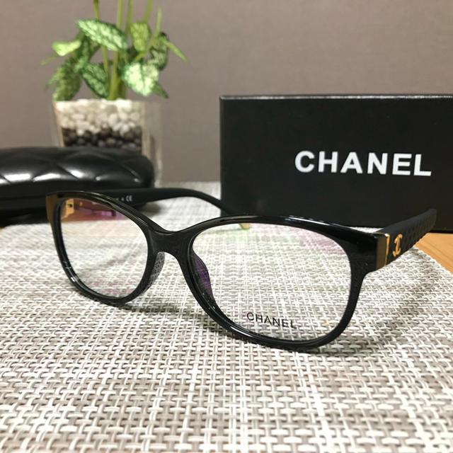 CHANEL(シャネル)の未使用品‼️CHANEL✨シャネル✰︎メガネ🎀フレーム レディースのファッション小物(サングラス/メガネ)の商品写真