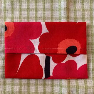 マリメッコ(marimekko)のマリメッコ　ミニウニッコ赤　ポケットティッシュケース(その他)