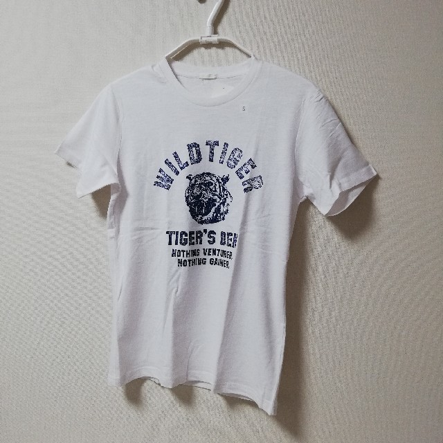 GU(ジーユー)のTシャツ(ホワイト×ネイビー) XS メンズのトップス(Tシャツ/カットソー(半袖/袖なし))の商品写真