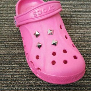 クロックス(crocs)のシルバースタッズ四角　4個　クロックス用　チャーム(その他)