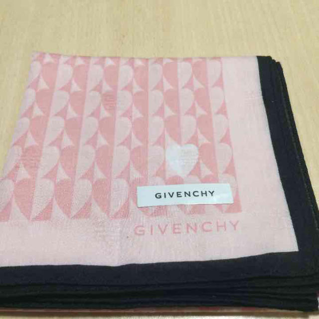 GIVENCHY(ジバンシィ)のGIVENCHY ハンカチ レディースのファッション小物(ハンカチ)の商品写真