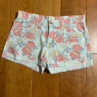 ジーユー(GU)の美品☆GU 花柄ショートパンツ(ショートパンツ)