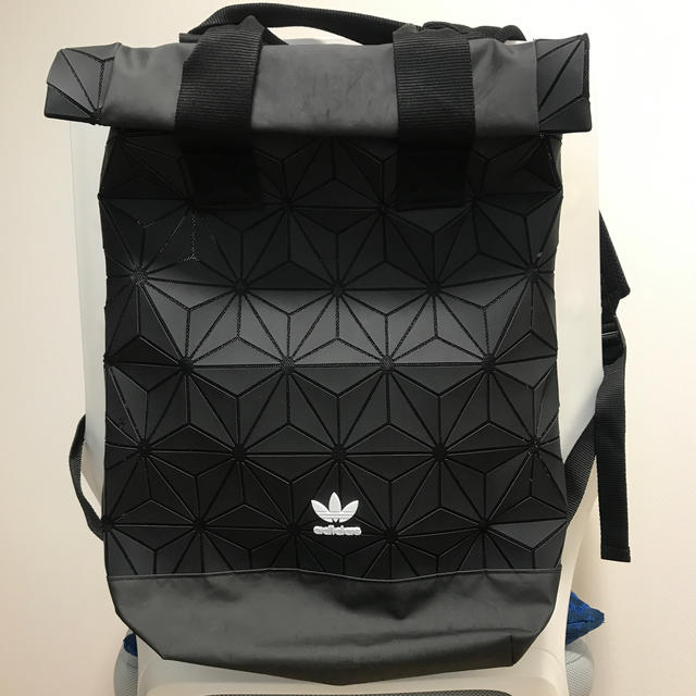 adidas(アディダス)のアディダス　ロールトップリュック レディースのバッグ(リュック/バックパック)の商品写真