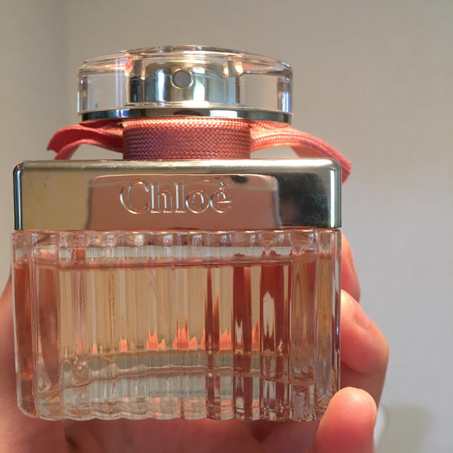 Chloe(クロエ)のローズ　ド　クロエ　オードトワレ　ROSE DE CHLOE 50ml コスメ/美容の香水(香水(女性用))の商品写真