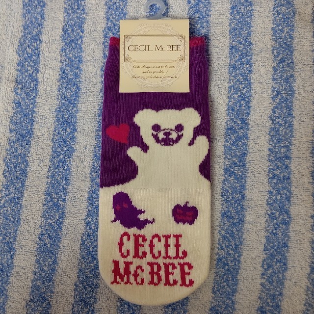 CECIL McBEE(セシルマクビー)の【値下げ】CECIL McBEE ハロウィン柄くつ下 レディースのレッグウェア(ソックス)の商品写真