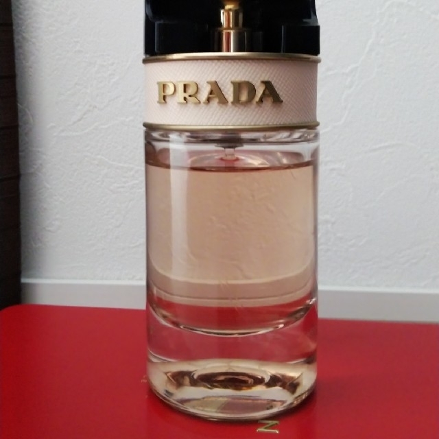 PRADA(プラダ)の香水 PRADA CANDY ロー オードトワレ コスメ/美容の香水(香水(女性用))の商品写真