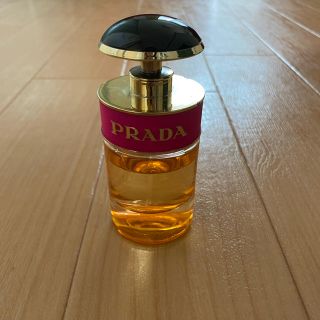 プラダ(PRADA)のプラダ　キャンディ　オーデパルファム(香水(女性用))