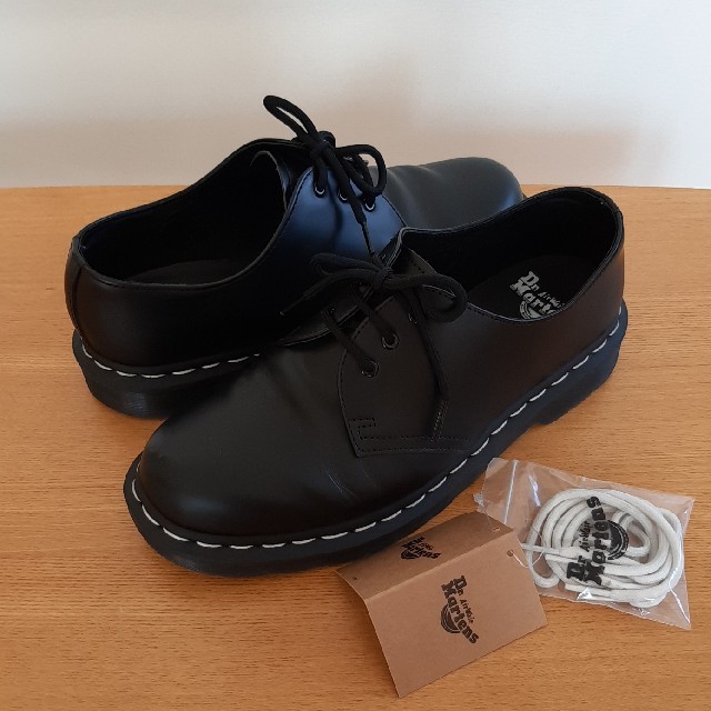 Dr.Martens 3ホールの白ステッチ UK7