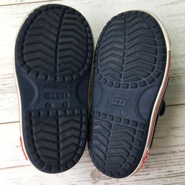 crocs(クロックス)のクロックス  C7 キッズ/ベビー/マタニティのキッズ靴/シューズ(15cm~)(サンダル)の商品写真