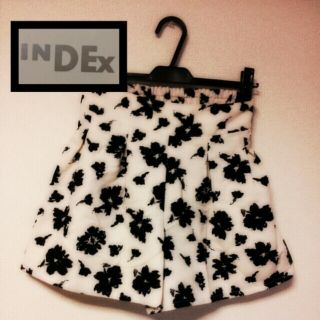 インデックス(INDEX)のINDEXショートパンツ♪美品(ショートパンツ)