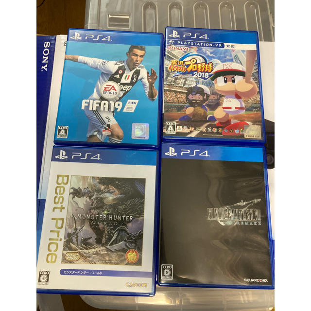 PS4本体(美品)+人気ソフト4本セット