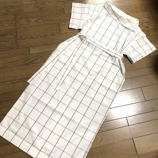 新品ルシェルブルー グラフチェック柄ホワイト白シャツ膝下ロングワンピース 有名なブランド ★ ルシェルブルー ★ ワンピース 黒