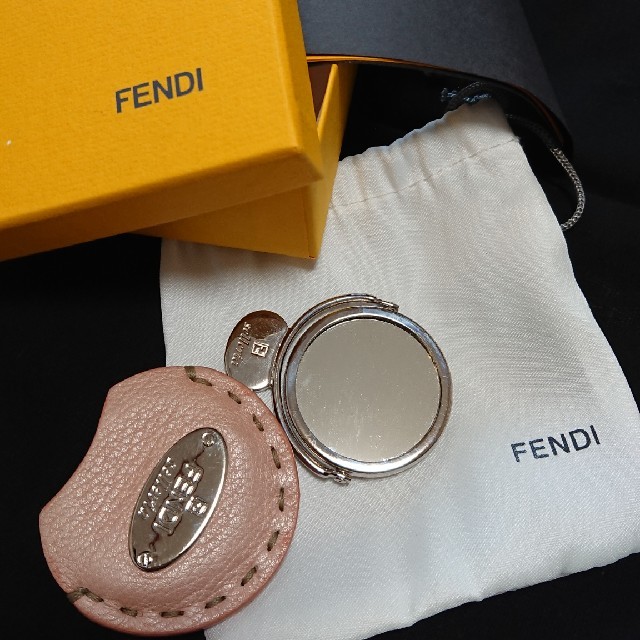 FENDI(フェンディ)のフェンディの可愛い❤️ミラー レディースのファッション小物(ミラー)の商品写真