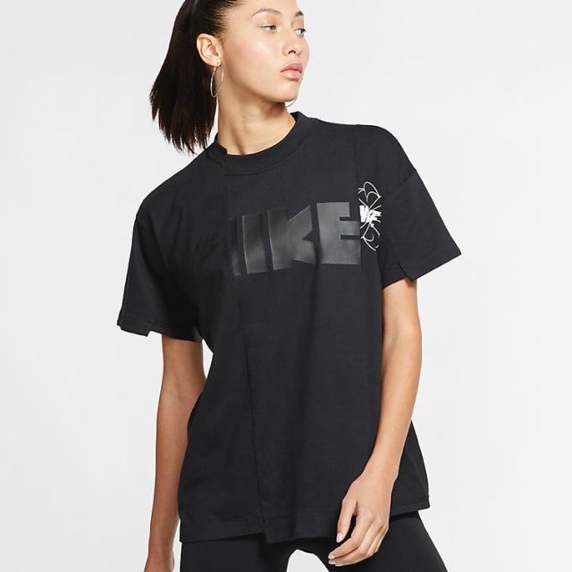 sacai(サカイ)の【売り切り価格】nike sacai Tシャツ メンズのトップス(Tシャツ/カットソー(半袖/袖なし))の商品写真